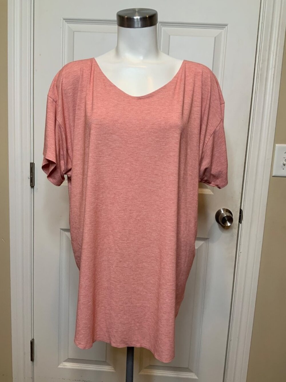 Uniqlo Light Heathered Red Stretchy T-Shirt, Size XL